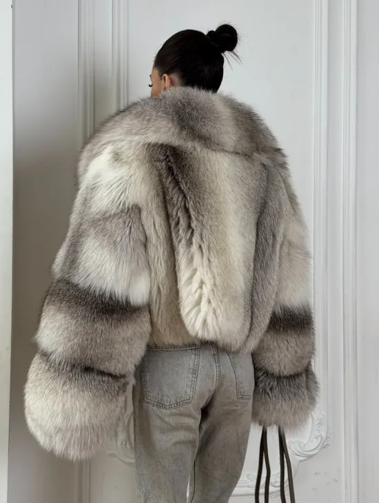 Женская короткая меховая куртка - шуба из натурального лисьего меха - фото 2