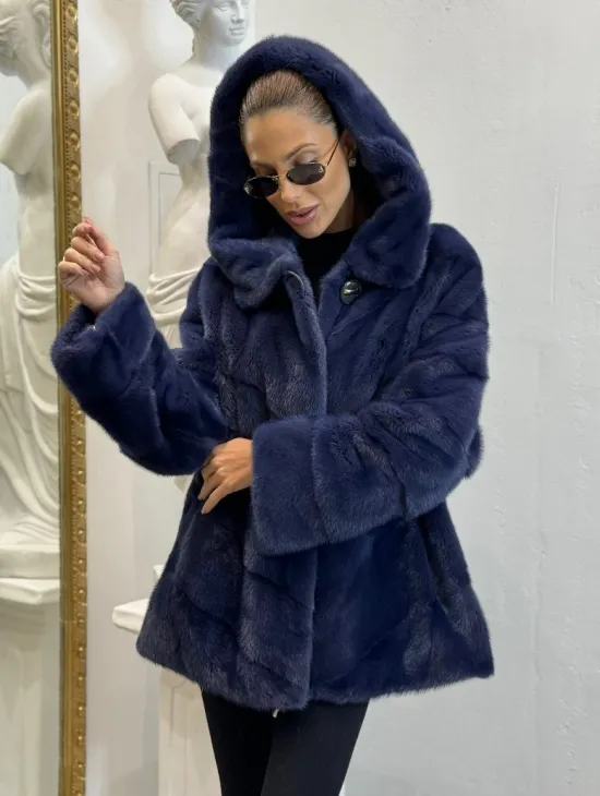 Короткая шуба из импортной норки с капюшоном - фото 0