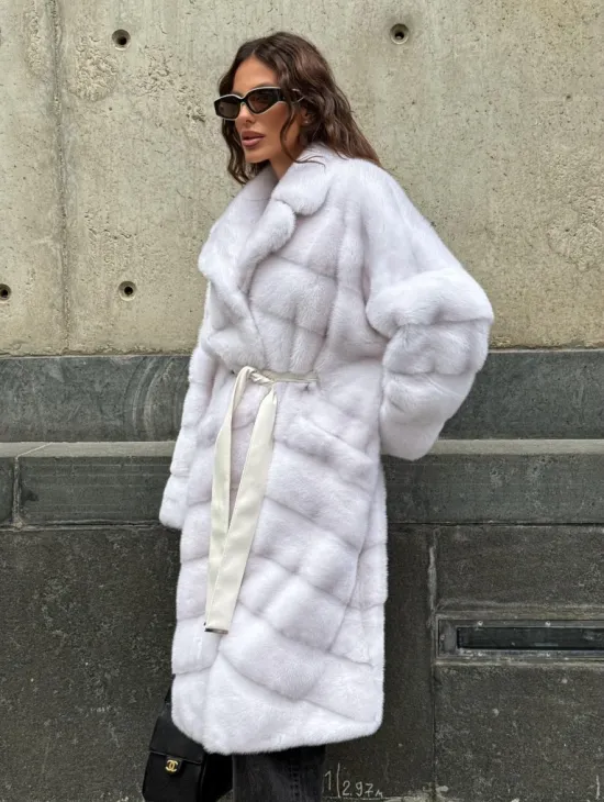 Белая норковая шуба с английским воротником - фото 9