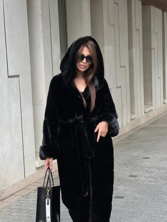Шуба из норки Velvet с капюшоном в черном цвете - фото 5