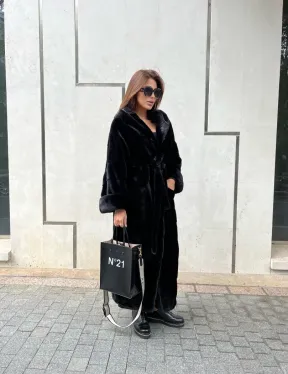 Шуба из норки Velvet с капюшоном в черном цвете - фото 9