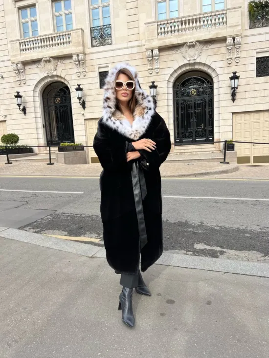 Шуба из плюшевой норки Velvet с капюшоном из меха рыси - фото 3
