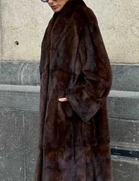 Эффектная норковая шуба цвета 