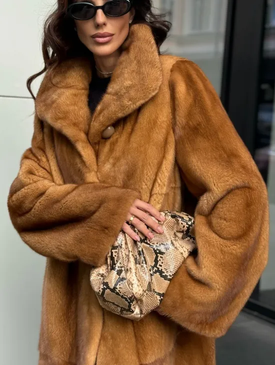 Золотистая норковая шуба с воротником апаш - New 2026 - фото 3