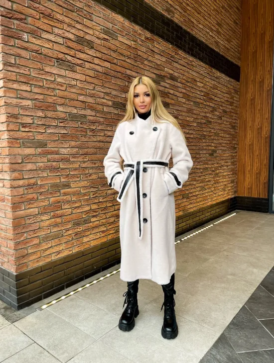 Белая шуба из натуральной шерсти - фото 5