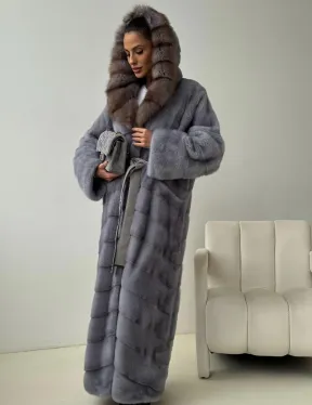 Голубая норковая шуба с капюшоном куницы - фото 4