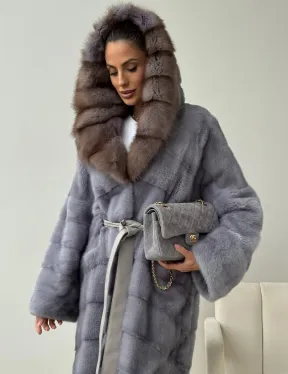 Голубая норковая шуба с капюшоном куницы - фото 2