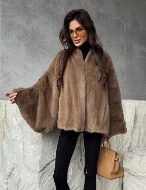 Норковое пончо с рукавами «летучая мышь» - фото 12