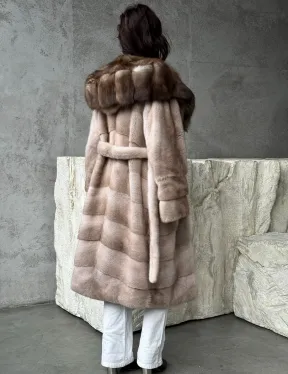 Норковая шуба с капюшоном из 