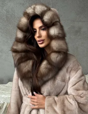Норковая шуба с капюшоном из 