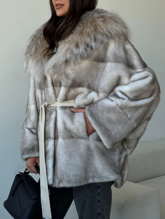 Шуба из натуральной норки с капюшоном из рыси - фото 3