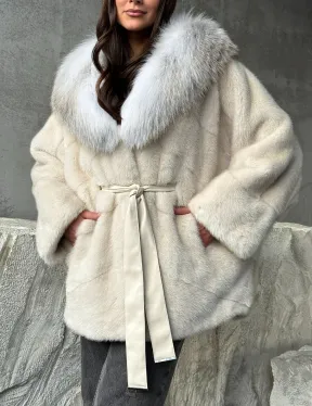 Светлая норковая шуба - летучка с капюшоном - фото 1