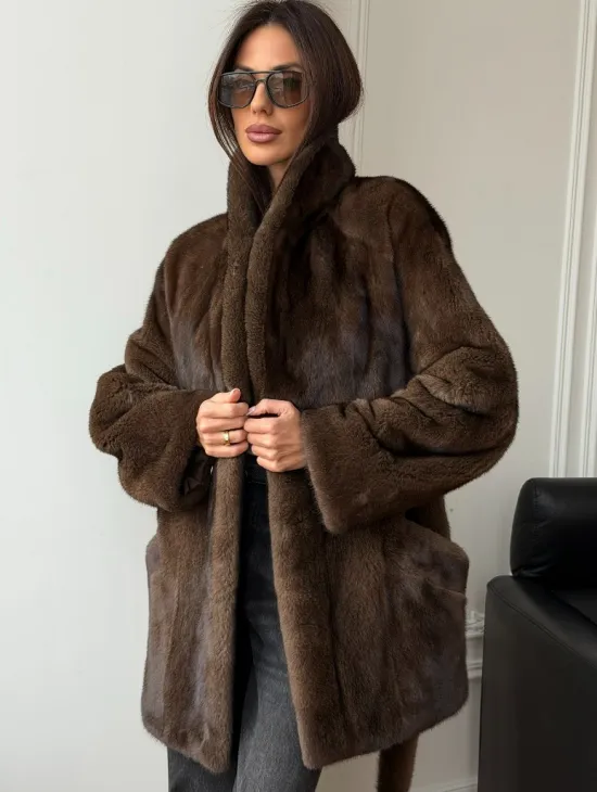 Коричневая норковая шуба под пояс - воротник шаль - фото 7