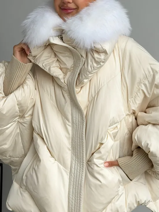 Бежевый зимний пуховик - фото 2