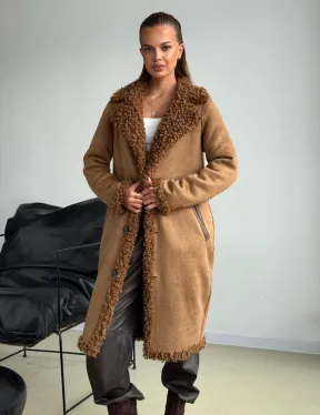 Коричневая двухсторонняя дубленка из экомеха - фото 7