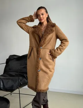 Коричневая двухсторонняя дубленка из экомеха - фото 12