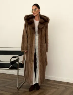 Длинная норковая шуба с капюшоном куница - фото 5