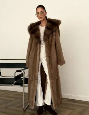 Длинная норковая шуба с капюшоном куница - фото 8