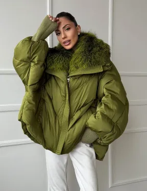 Женский стеганный пуховик с воротником чернобурки - фото 10