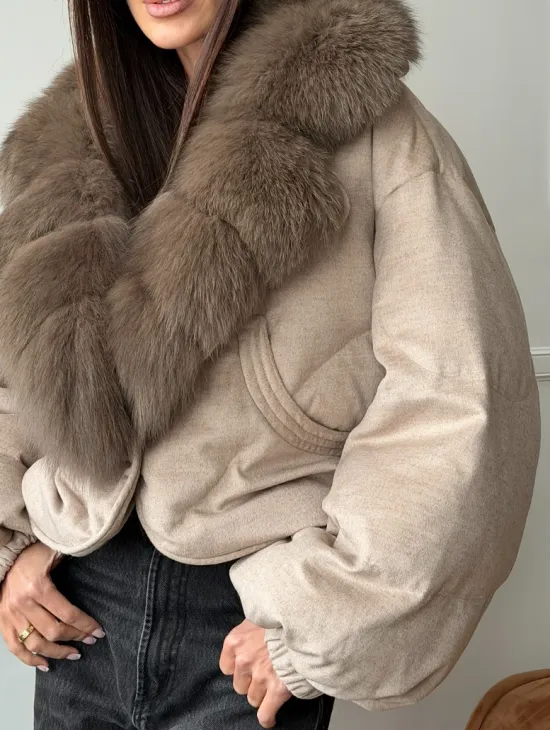Зимний короткий пуховик с мехом - оверсайз - фото 1