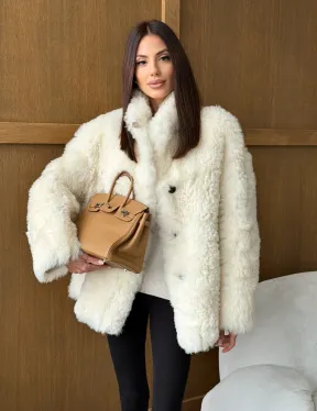 Светлая женская двухсторонняя дубленка - фото 13