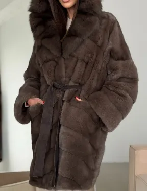 Шуба норковая с капюшоном из куницы - фото 1