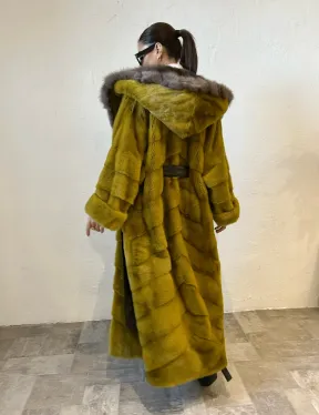 Норковая шуба с капюшоном куница - цвет горчичный - фото 6