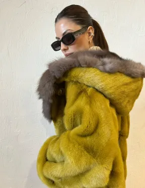 Норковая шуба с капюшоном куница - цвет горчичный - фото 4