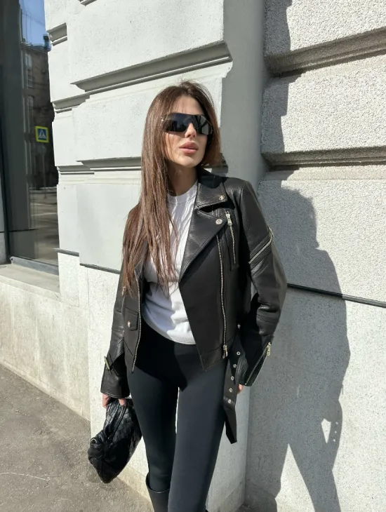 Куртка из натуральной кожи черного цвета - фото 4