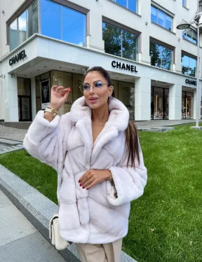 Полушубок из аукционной норки - цвет паломино - фото 4