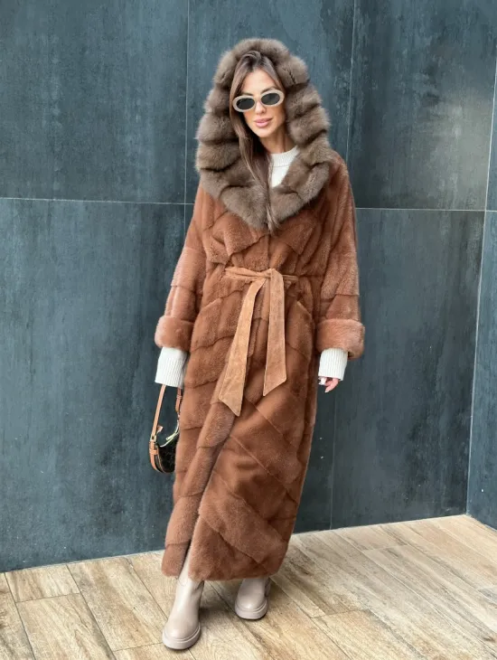 Удлиненная норковая шуба с капюшоном из куницы - цвет медный - фото 0