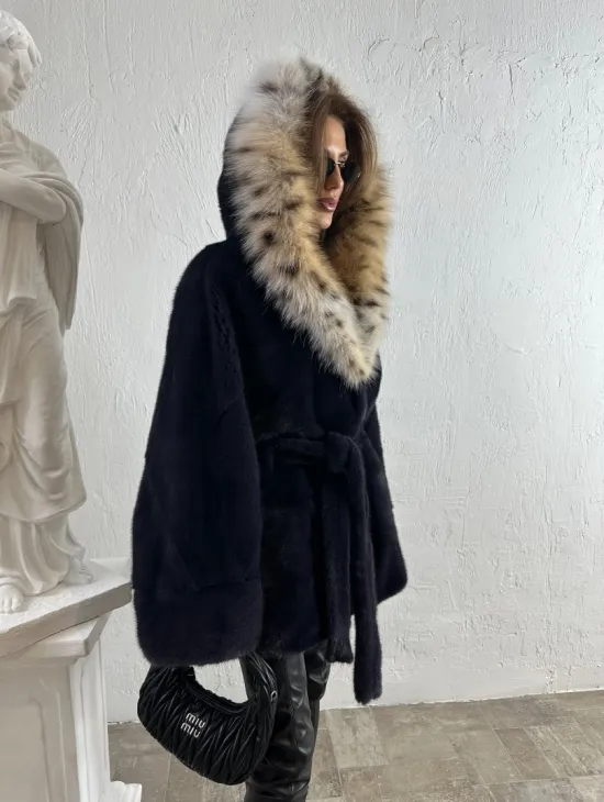 Летучая мышь норка с капюшоном из меха рыси - цвет инфинити - фото 7