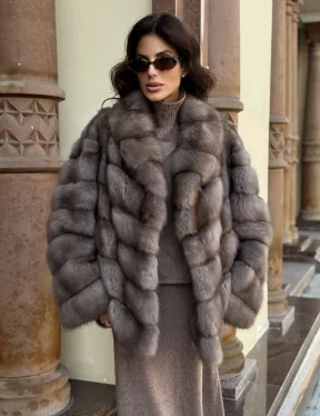 Элегантная шуба из меха куницы - серый трюфель - фото 8