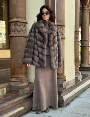 Элегантная шуба из меха куницы - серый трюфель - фото 9