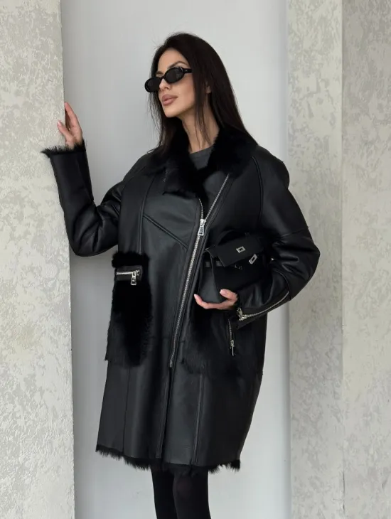 Черная дубленка на тоскане - фото 8