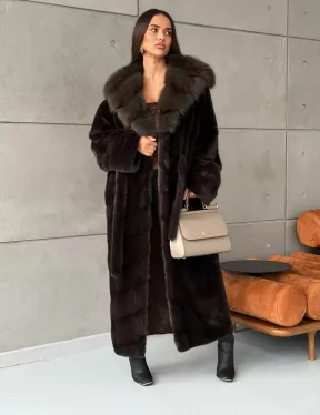 Шуба норковая с капюшоном из меха куницы - цвет уголь - фото 7
