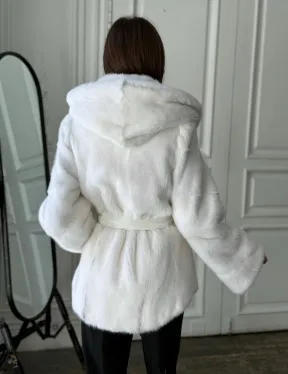 Белая шуба из меха норки (крестовка) с капюшоном - фото 3