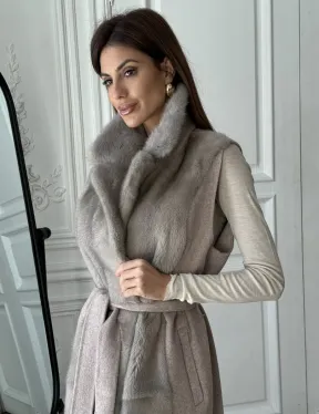 Пальто без рукавов с отделкой из меха норки - фото 0