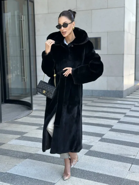 Шуба норка BLACKGLAMA с капюшоном - фото 4