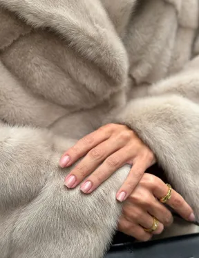 Шуба из меха норки английский воротник пудра - фото 1